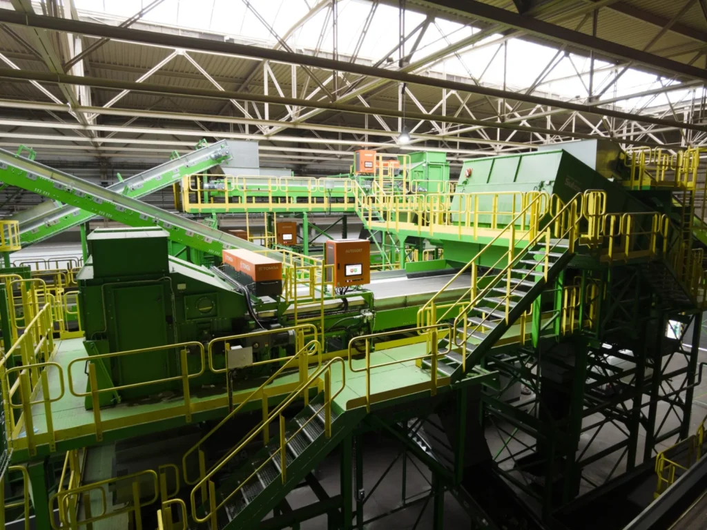 Automatická třídicí linka společnosti OZO Ostrava určená k separaci směsného komunálního odpadu a jeho přípravě pro další materiálové a energetické využití.