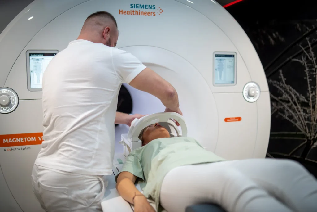 Magnetická rezonance Siemens MAGNETOM Vida 3T – Sagena Frýdek-Místek Moderní magnetická rezonance Siemens MAGNETOM Vida 3T na pracovišti Sagena ve Frýdku-Místku.